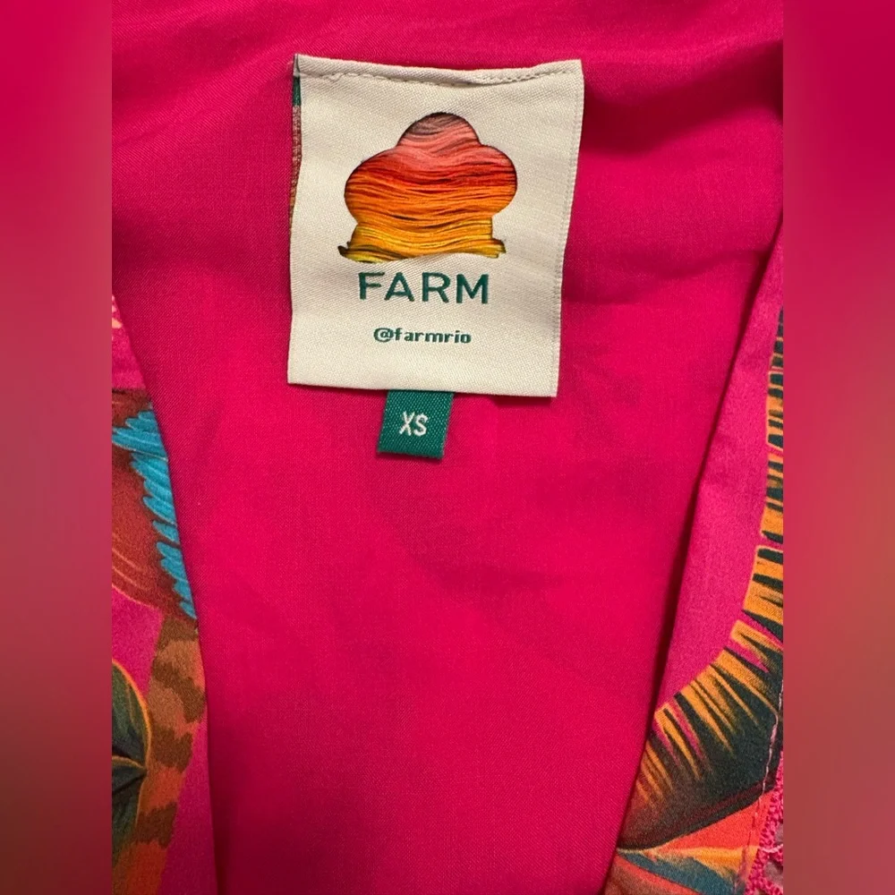 FARM Rio Macaw Party Pink Belted Puff Sleeve Romper - Picture 5 of 12